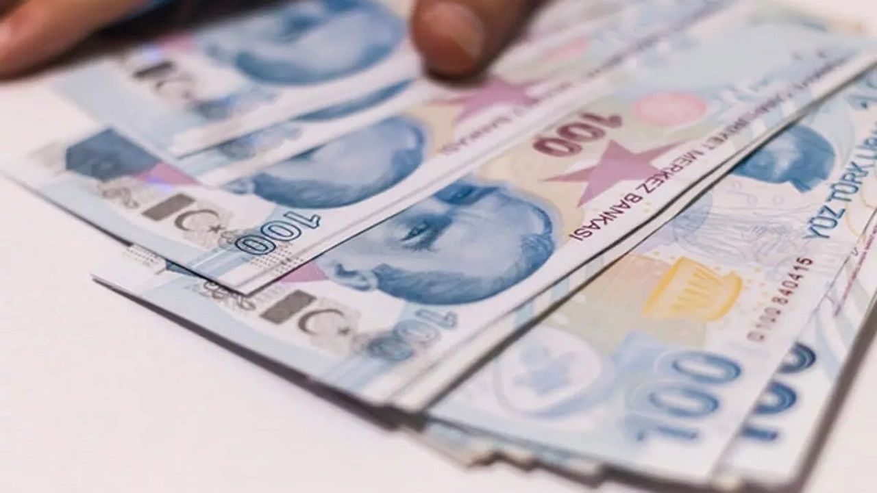 Türkiye İş Bankası emeklilere kıyamadı! İhtiyaç kredisinde faizler düştü! 32 TL'ye 10 bin TL'lik destek alma fırsatı!